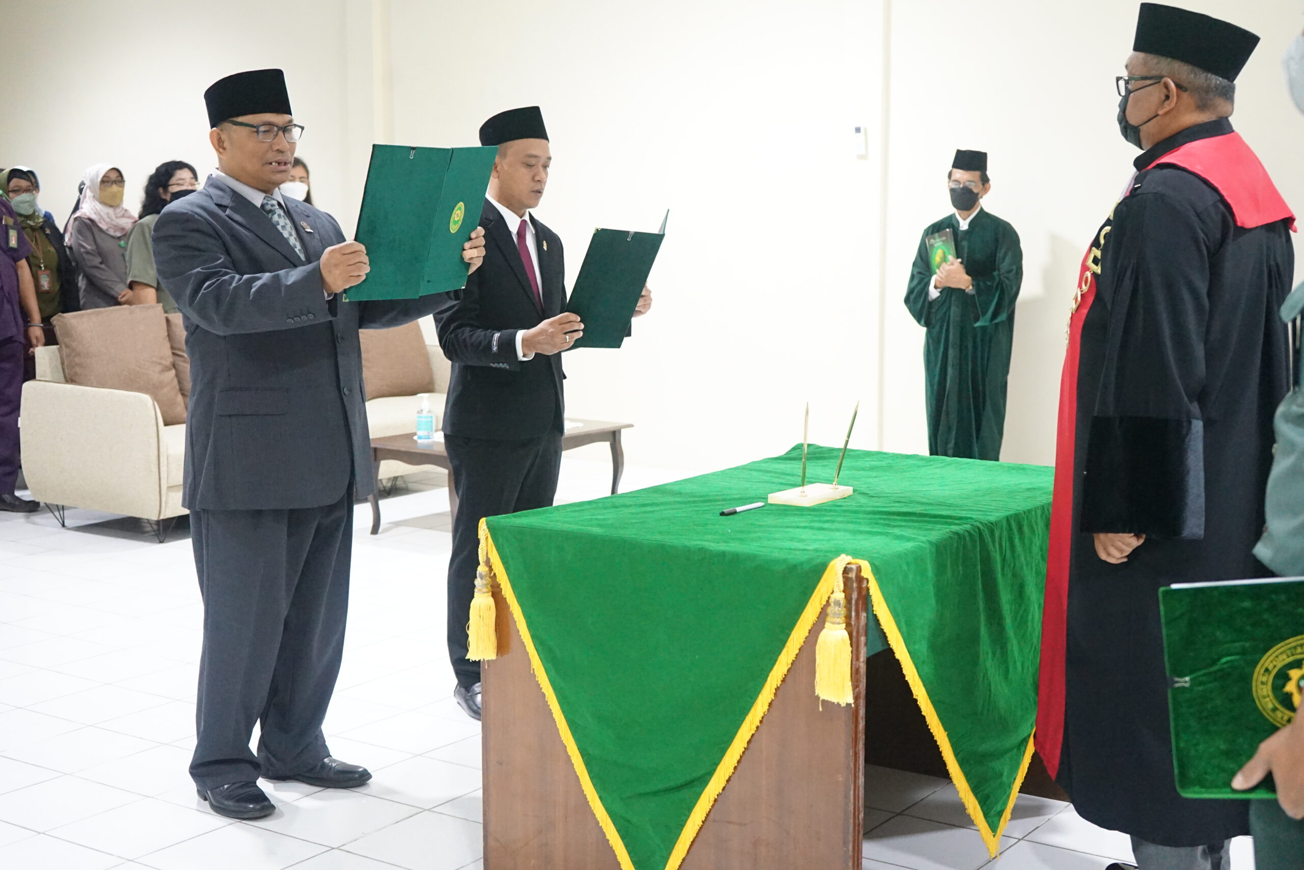 Pengambilan Sumpah Jabatan Dan Pelantikan Panitera Muda Khusus PHI Dan ...